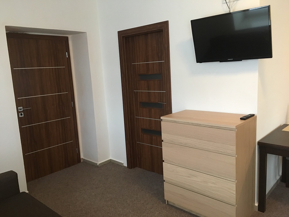 Hnědé apartmá – obývací pokoj